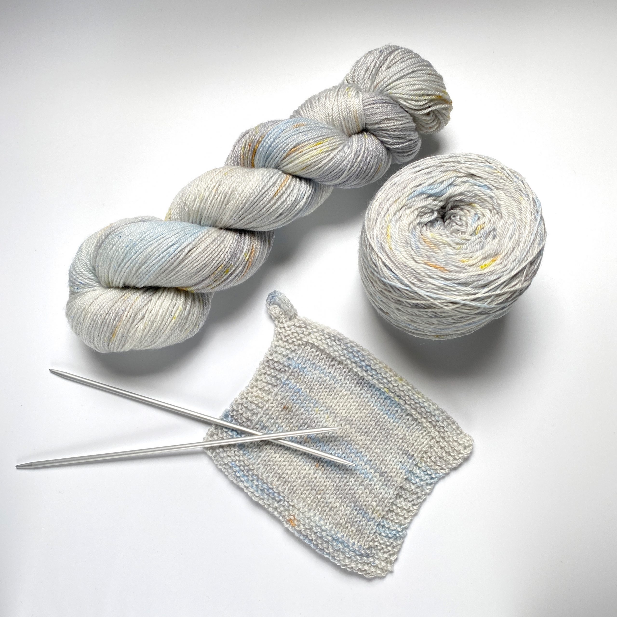 Cirkus Mange Prædike Hand-dyed yarn: Stripes and Pooling – Heathland Knits